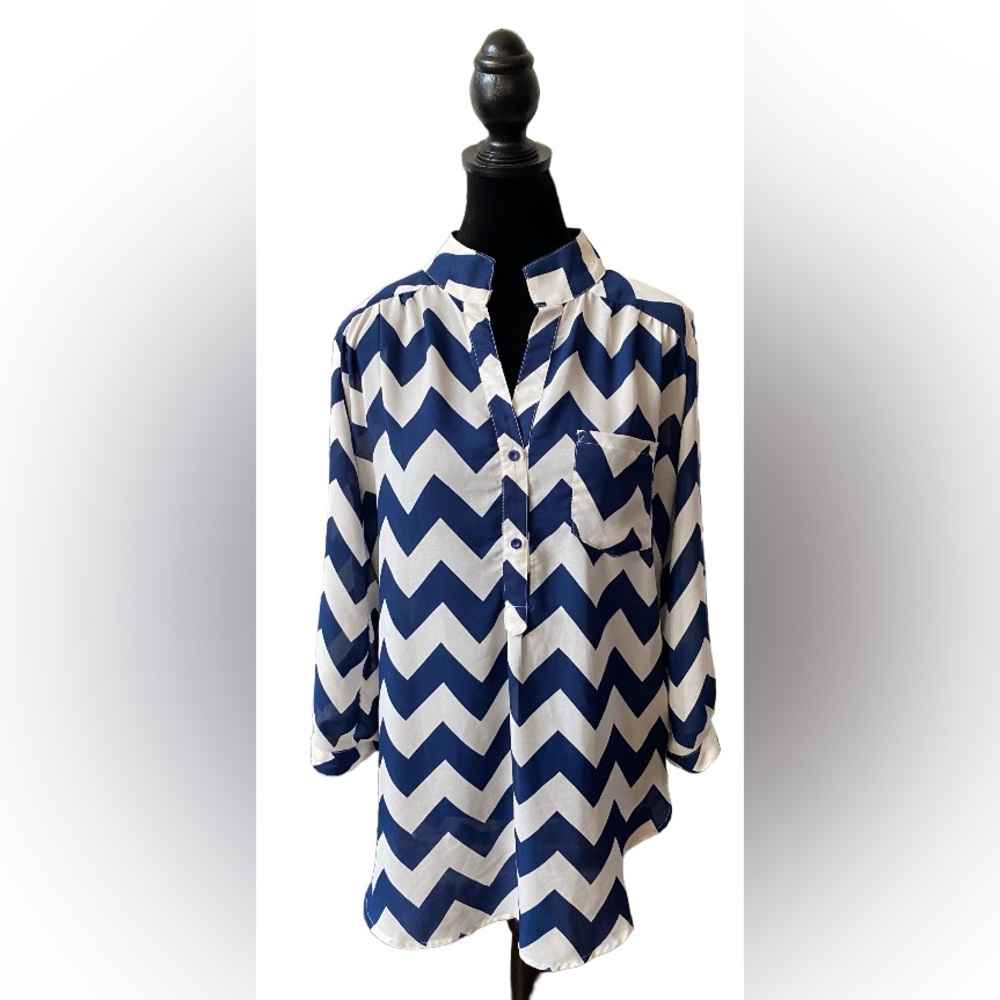 Cals: Blue and White Chevron Blouse with Two front Pockets